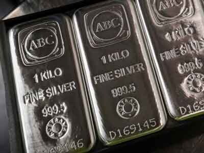 Silver, mineral, Серебро сияет ярче: сможет ли оно превзойти золото в 2024 году?
